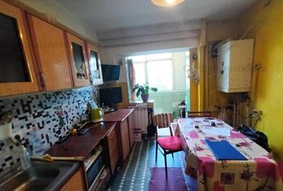 3 camere confort 1 Decomandat SPATIOS etaj 2 Piata Vidin - 2