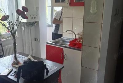 Garsonieră decomandată în Central - 9