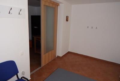 Birou, de 30 mp, în Central - 8
