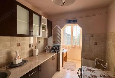 Apartament cu 3 camere decomandat, mobilat în Lipovei