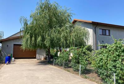 Vilă spectaculoasă – 249 mp utili, teren 881 mp, dotări premium, mobilata - 1