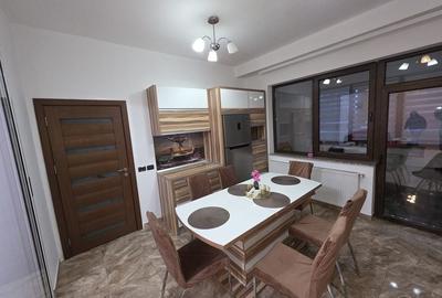 Apartament cu 3 camere decomandat în Tractorul - 3