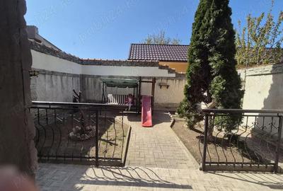 Casă cu 5 camere cu Teren 455 Mp în Palazu Mare - 4