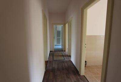 Apartament cu 3 camere semidecomandat, mobilat în Central - 12