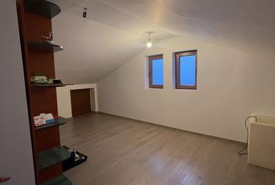 Apartament cu 4 camere decomandat în Central - 8