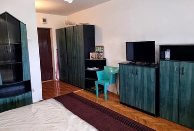 Garsonieră decomandată în Titan - 7