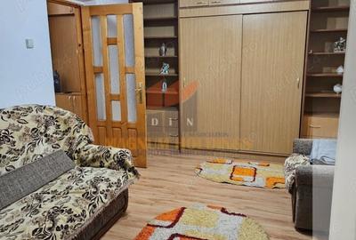 Apartament cu 2 camere semidecomandat, mobilat în Ceair