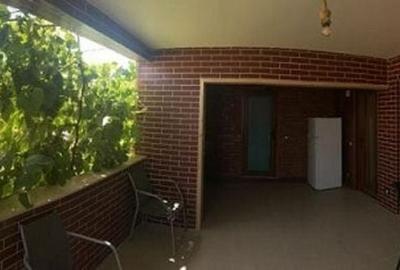 Casă cu 2 camere în Central
