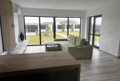 Casă cu 3 camere în Central