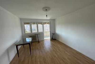 Apartament cu 3 camere semidecomandat în Drumul Taberei - 3