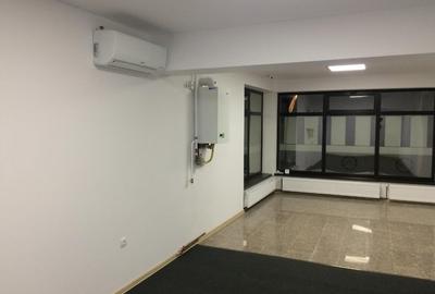 Spațiu comercial, de 100 mp, în Central - 7