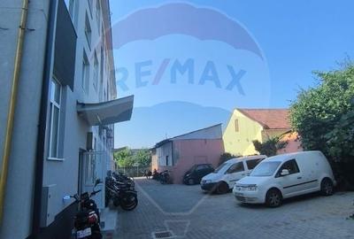 Spatiu comercial de inchiriat - 18