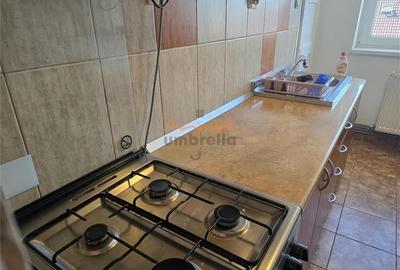 De inchiriat  un apartament cu 2 camere in zona  Horea - 11