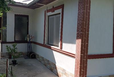Casă cu 2 camere cu Teren 1600 Mp în Central - 5