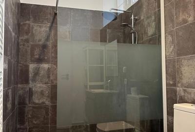 De închiriat // Casa 70 mp utili // Curte privata 200 mp - 6