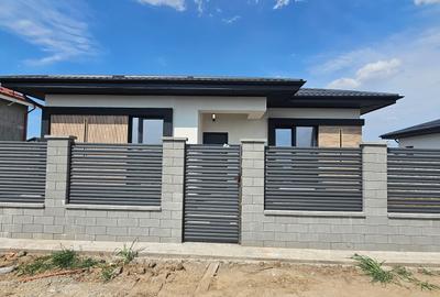 Casă individuală cu 4 camere cu Teren 350 Mp în Berceni - 1