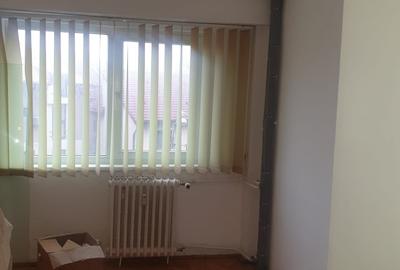 Apartament cu 4 camere decomandat în Casa de Cultură - 9