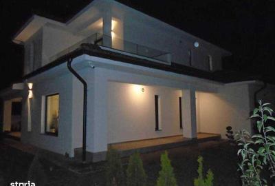 Casă cu 4 camere cu Teren 187 Mp în Stupini