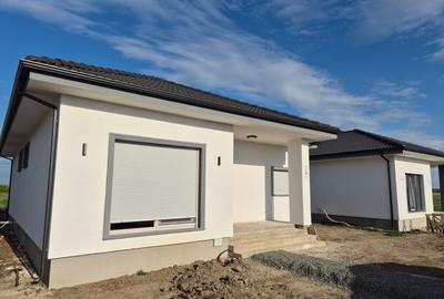 Vila NOUA individuala, 4 camere in Via Carmina, Arad, comision 0 - 8