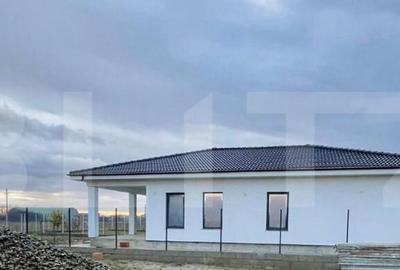 Casă cu 4 camere cu Teren 590 Mp în Sătmărel - 1