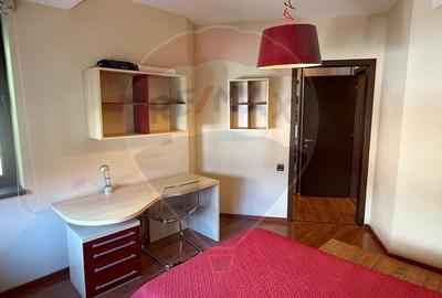 Apartament cu 4 camere semidecomandat, mobilat în Nordului - 21