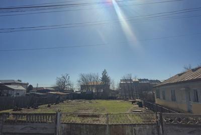 Casă cu 4 camere în Nicolae Bălcescu - 1