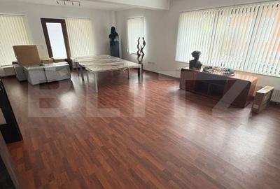 Spațiu comercial, de 89 mp, în Central - 5