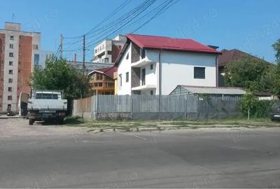 Casă cu 5 camere în Craiovița Nouă - 4