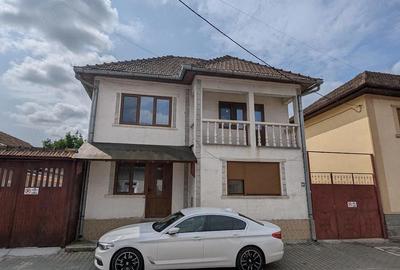 Casă cu 3 camere cu Teren 761 Mp în Central - 1