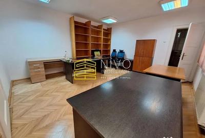 Spațiu comercial, de 110 mp, în Central - 14