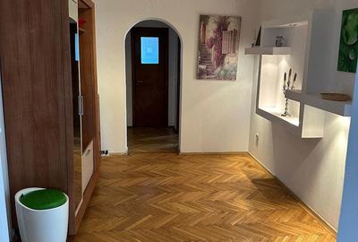 Apartament cu 3 camere decomandat în 13 Septembrie - 10