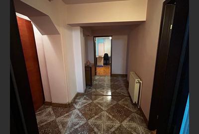 Apartament cu 3 camere semidecomandat, mobilat în Gară - 2