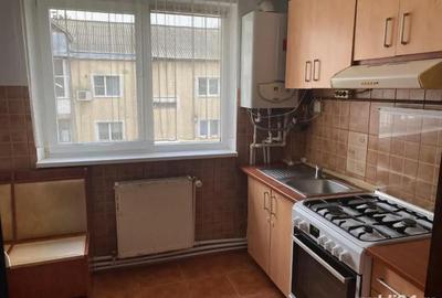 Apartament cu 3 camere decomandat în George Enescu - 6