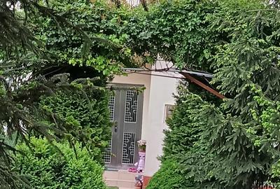 Casă cu 5 camere cu Teren 362 Mp în CET - 11