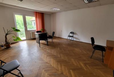 Spatiu pentru birouri de inchiriat - 4 camere, zona Centrala
