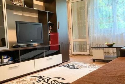 Apartament cu 3 camere decomandat, mobilat în Sălăjan