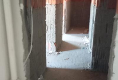 Vand bloc locuinte colective la rosu, stradal – Șos. Chitilei - 9