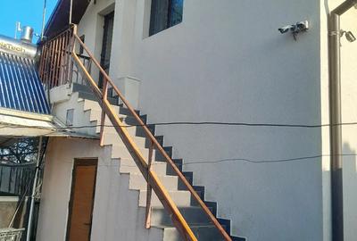 Casă cu 6 camere în Frumușani