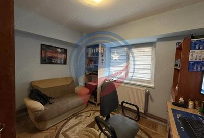 Apartament cu 4 camere decomandat în 1 Mai - 13
