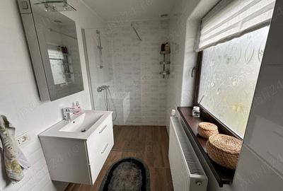 Casă cu Teren 1500 Mp în Central - 2