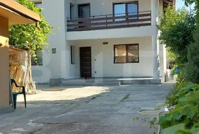 Casă cu 4 camere cu Teren 1040 Mp în Central - 1