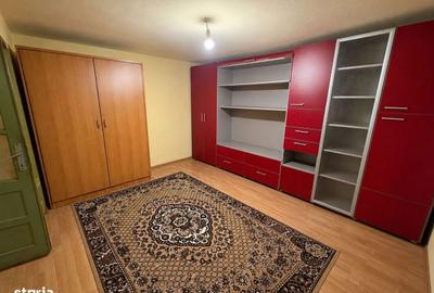 Casă cu 4 camere în Văleni