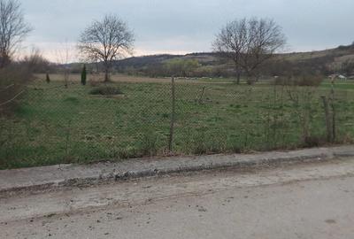 Teren de 3100 mp, în Stremț - 2
