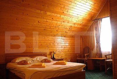 Casă cu 7 camere cu Teren 350 Mp în Central