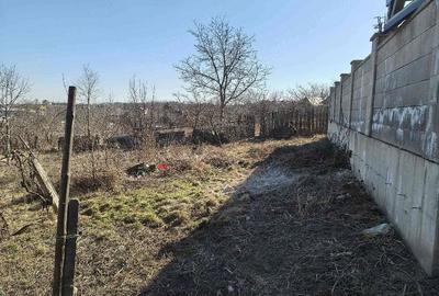 Casă cu 3 camere cu Teren 850 Mp în Central - 1