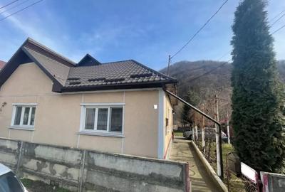 Casă cu 3 camere în Ferneziu - 1