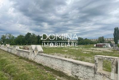 Teren construcție, în Vest - 5