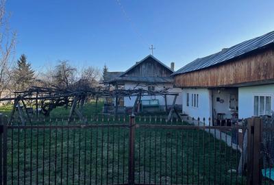 Casă cu 4 camere cu Teren 815 Mp în Târgu Neamț - 3