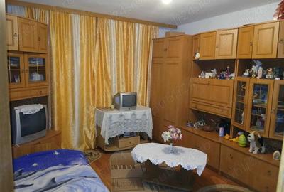 Garsoniera situata la etajul 4 Garsoniera situata la etajul 4 - 1