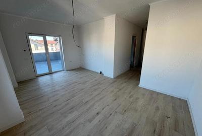Apartament cu 4 camere decomandat în Giroc